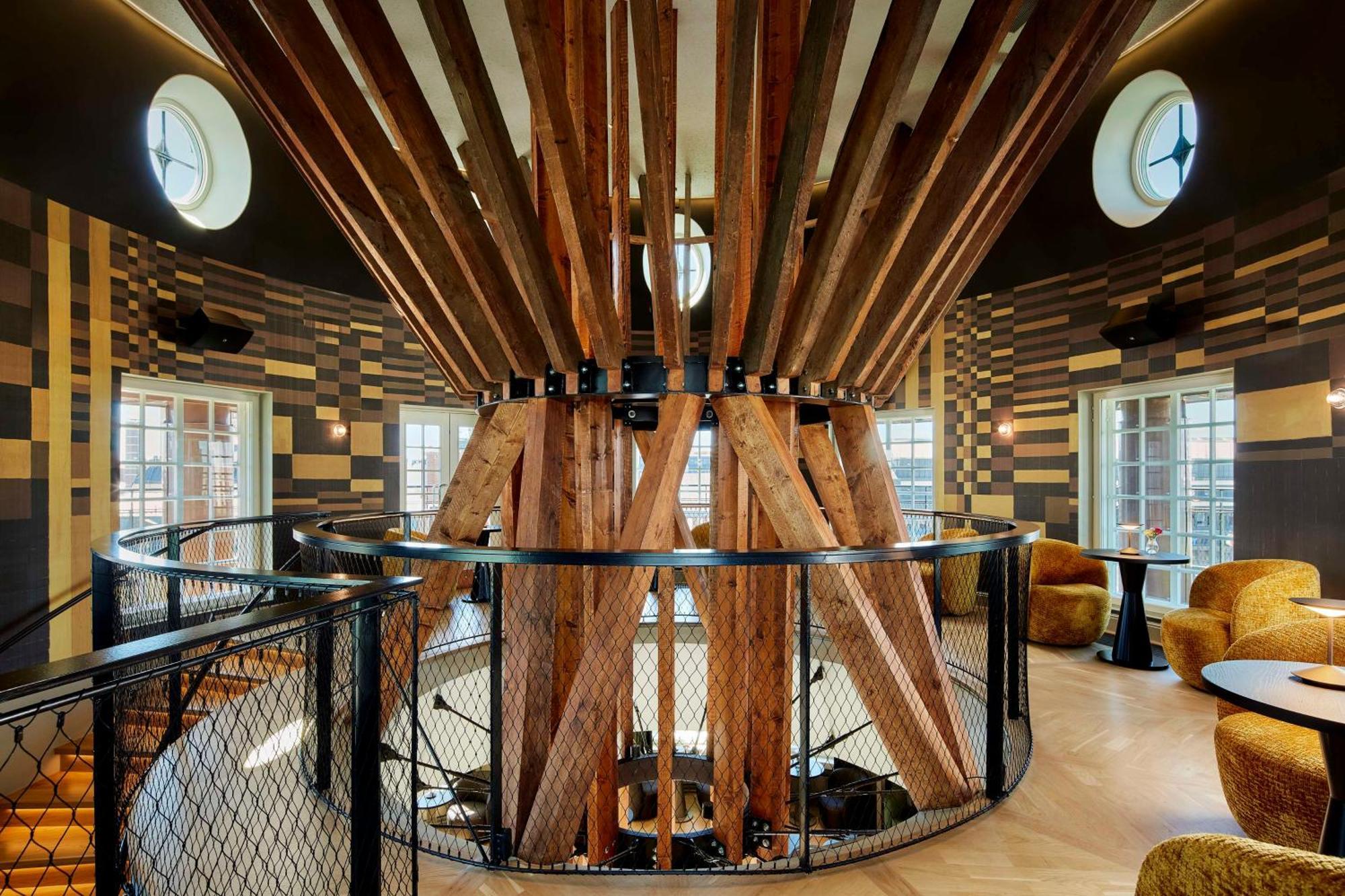 Nh Collection Helsinki Grand Hansa Bagian luar foto The interior of the Starbucks Reserve Roastery in Seattle