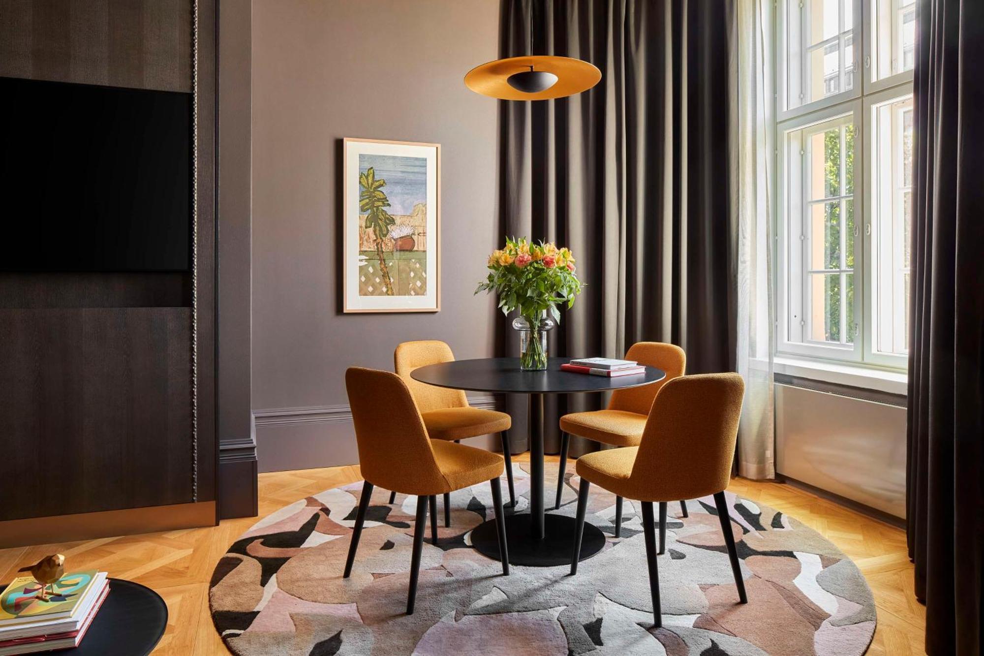 Nh Collection Helsinki Grand Hansa Bagian luar foto A dining room in a private house